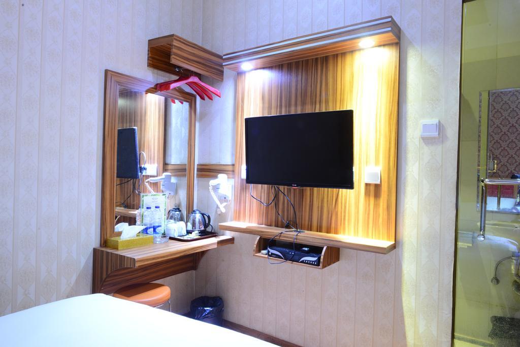 Hotel Rovi Boutique Jakarta Exterior photo
